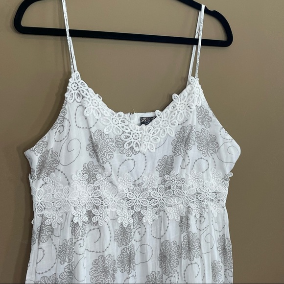 J Gee White Floral Embroidered Lace Spaghetti Strap Mini Shift Dress - Picture 2 of 11